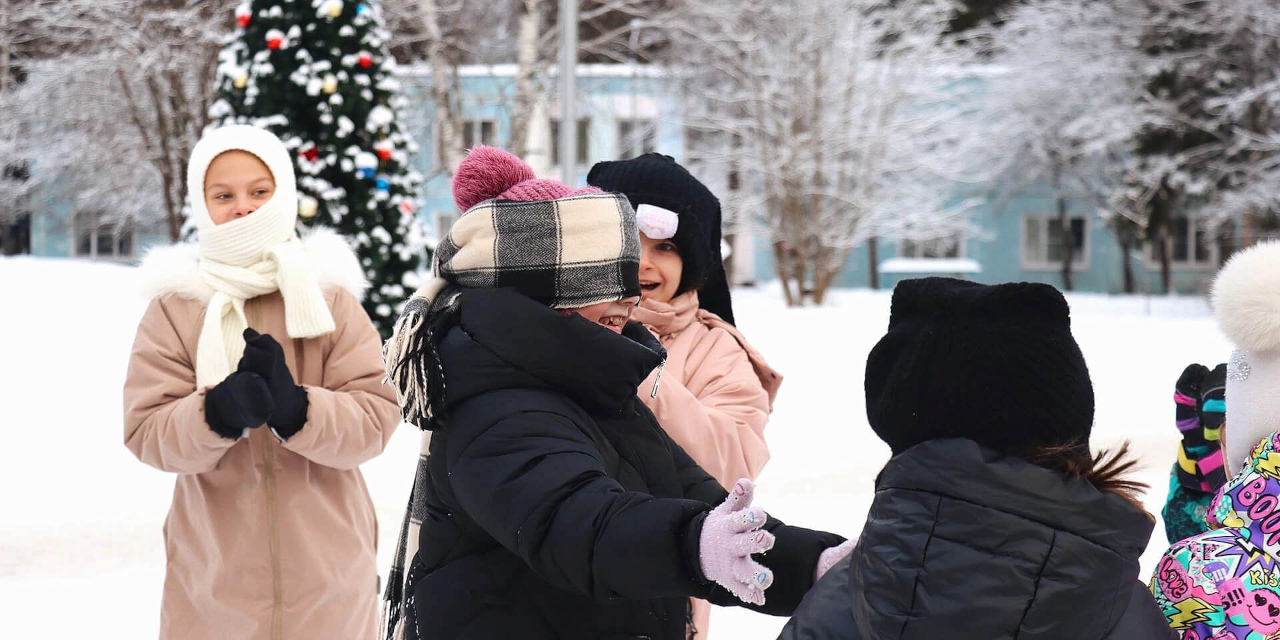 Успеть на каникулы: 5 детских зимних лагерей, куда еще можно отправить ребенка