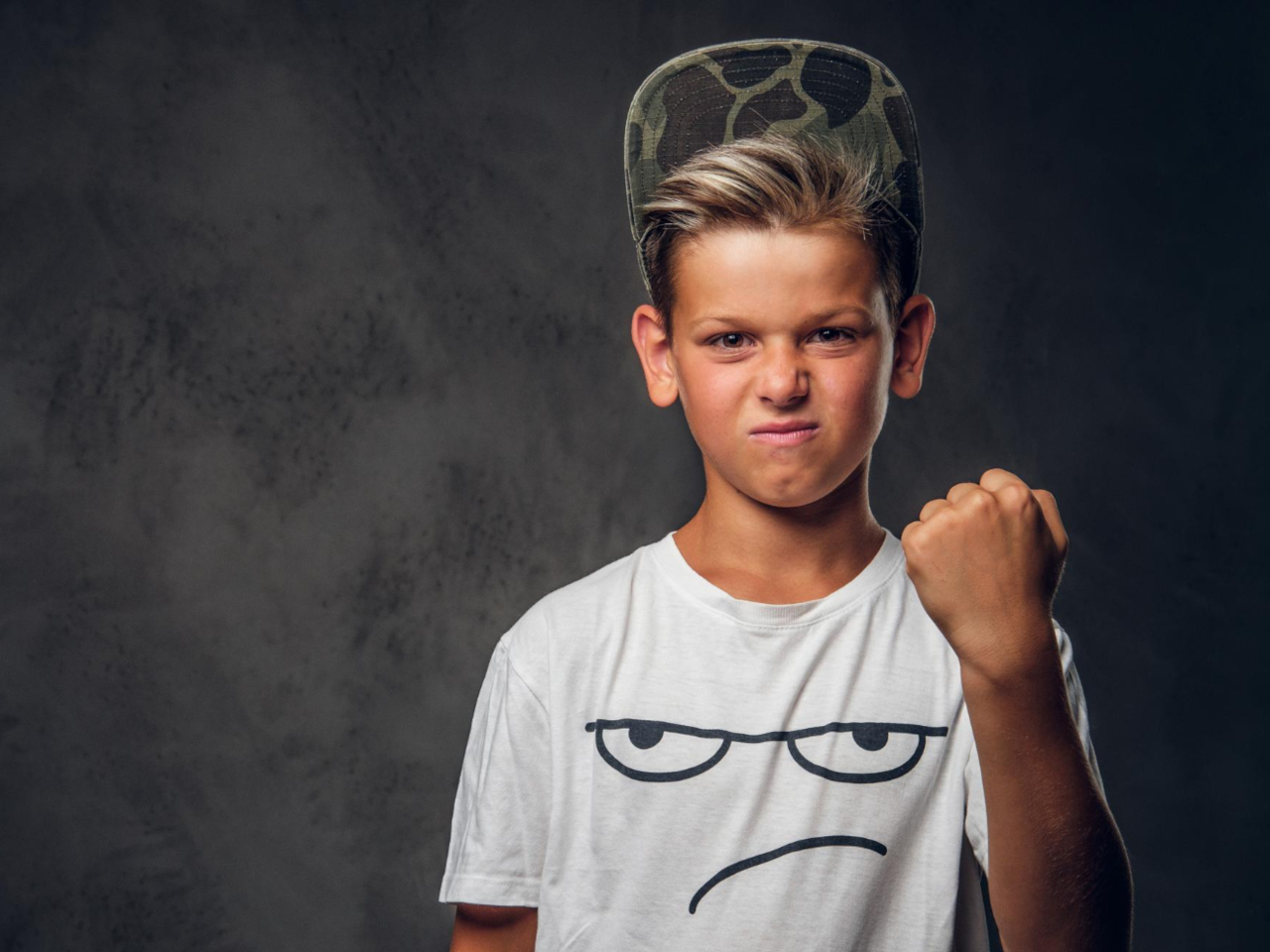 Агрессивный ребенок в группе детского сада: что делать родителям