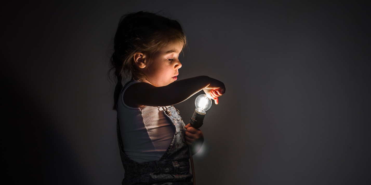 Спрашивали? Отвечаем: почему ребенок стал бояться спать в темноте?